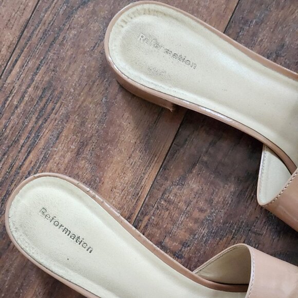 Reformation Mules Slide Size 9.5 Nude Patent Leather Open Toe Sandals Classic - Picture 4 of 10
